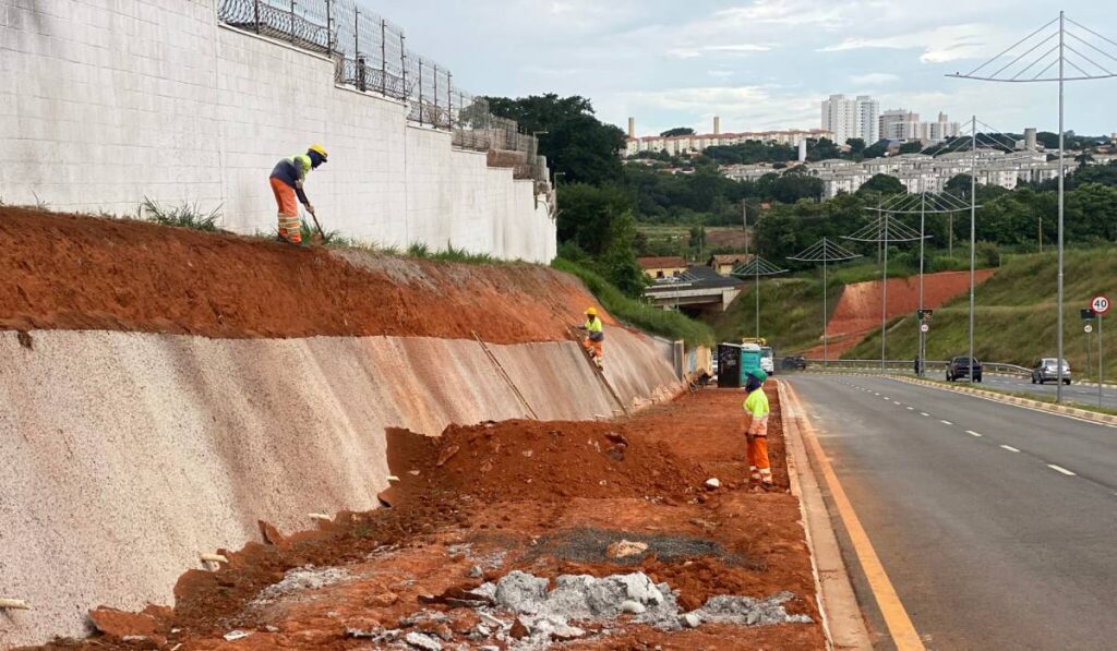 Obras na Avenida Panaíno