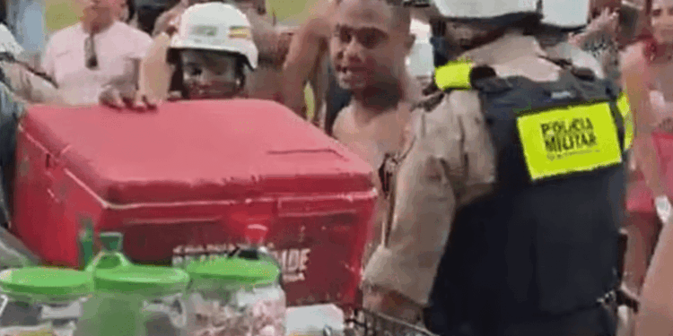 Jogador com passagem pelo Cruzeiro é preso no Carnaval