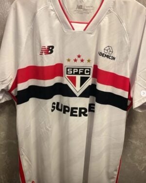 São Paulo: Camisa já foi produzida e Tricolor decide não cancelar lançamento