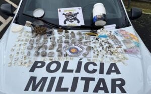 Homem é preso com quase 1 kg de drogas e munição após denúncia anônima em Sumaré