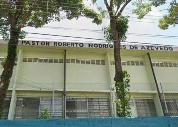 carteiras e cadeiras