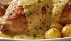 Receita fácil de frango ao molho de mostarda cremoso cheio de sabor