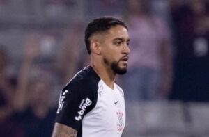 Corinthians fica preocupado com eventual lesão de Matheus Pereira