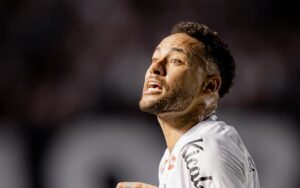 Pai de Neymar faz publicação defendendo o filho: “Me subestime”
