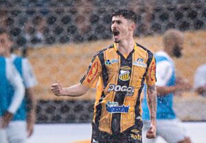 Palmeiras observa interesse em Rômulo