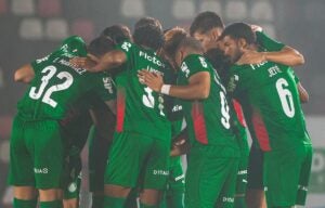 Palmeiras joga mal, perde do Botafogo e posterga classificação