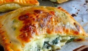 Pastelão Assado de Espinafre com Queijos: prático, leve e cheio de sabor