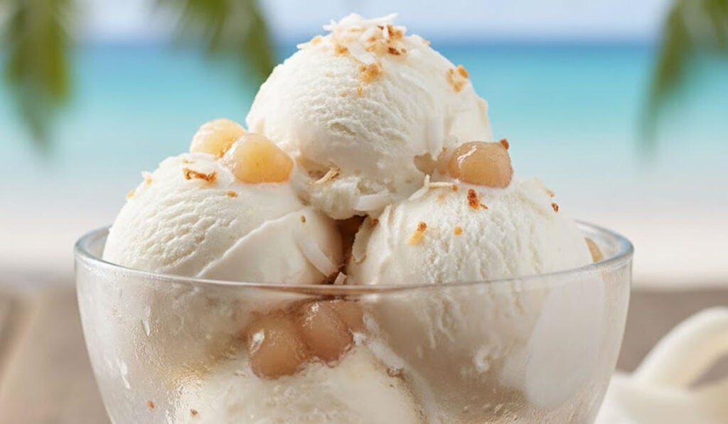 Sorvete de coco com tapioca