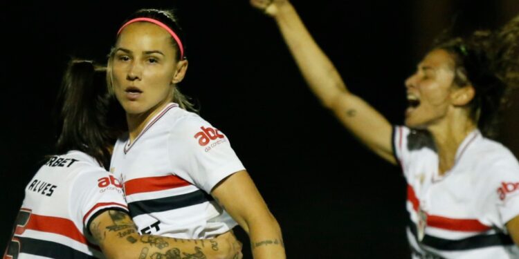 Saiba como assistir a todos os jogos no Brasil nesta segunda-feira (23)