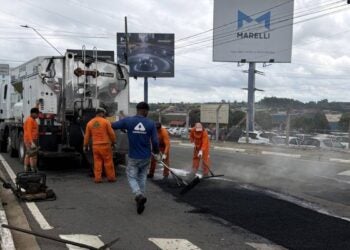 obras na Avenida da Emancipação