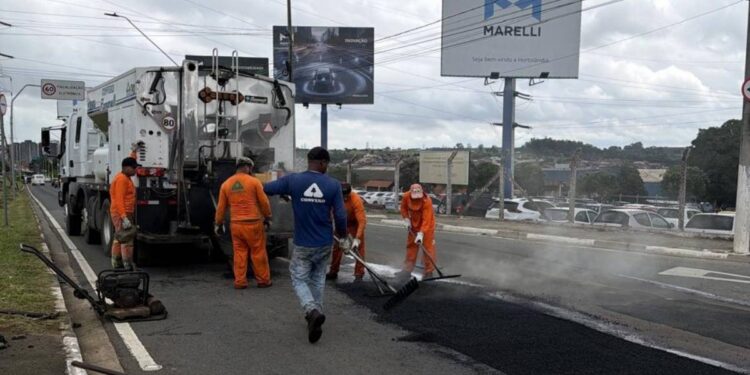 obras na Avenida da Emancipação
