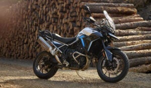 Triumph confirma Tiger 900 Alpine e Desert no Brasil com preços de lançamento
