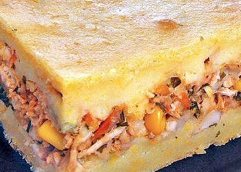 Torta de frango com milho e cenoura