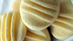 Biscoitinho de leite condensado que derrete na boca receita fácil com poucos ingredientes