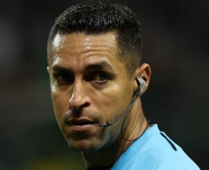 Árbitro de Corinthians x Flamengo relata ofensas de funcionários e necessidade da PM