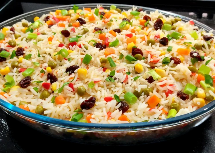 Arroz à grega: receita simples para o dia a dia