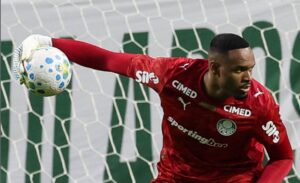 Carlos Miguel exalta resiliência e defesas: “Ganham partidas”