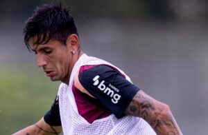 Corinthians inicia preparação para clássico com retornos