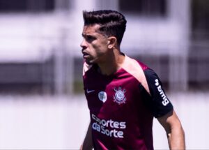 Veja a escalação do Corinthians para enfrentar o Santos