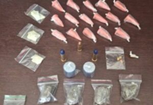 Homem é preso por tráfico de drogas em residência abandonada no Jardim Estefânia