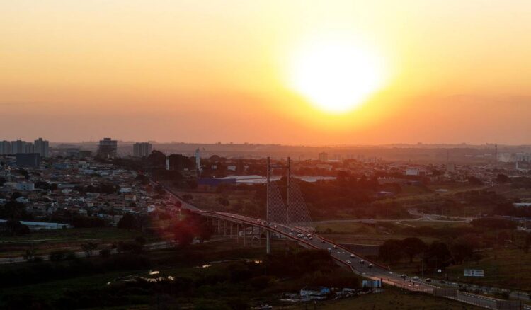 Calor e tempo seco em Hortolândia