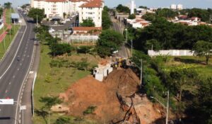 Obra avança para conter erosão em rua do Jardim Novo Ângulo, em Hortolândia