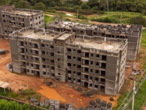 Regularização do Monte Sinai avança com obras e construção de 152 moradias; entrega é prevista para segundo semestre