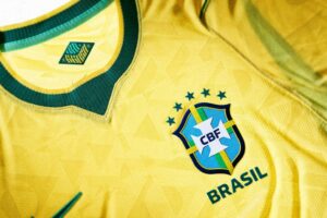 Seleção lança camisa 1 para Copa do Mundo; veja as fotos