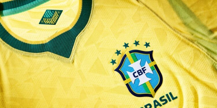 Seleção lança camisa 1 para Copa do Mundo; veja as fotos