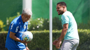 Palmeiras perde Jefté por lesão e Vitor Roque segue fora