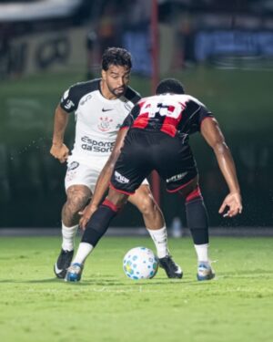 Corinthians: Bidu exalta jogos sem tomar gol e explica que “cansaço pegou”