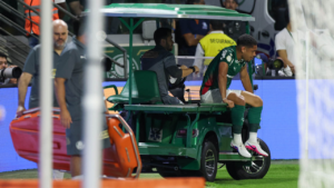 Vitor Roque só deve voltar da nova lesão após a Copa do Mundo