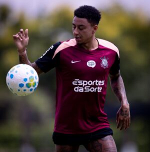 Lingard se diz impactado pela torcida do Corinthians