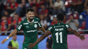 Arias comenta resultado: “Empate que parece uma derrota”