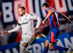 Neymar: Ronaldinho Gaúcho sai em defesa do craque