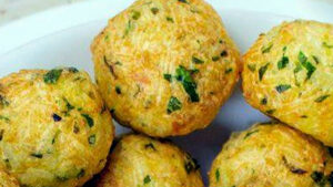 Bolinho de arroz na AirFryer: receita fácil, crocante e perfeita para reaproveitar sobras