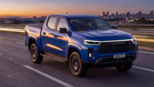 Ram Dakota Laramie Night Edition chega ao Brasil com visual escurecido e nova cor Azul Tempest