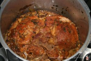 Pernil na panela de pressão ganha espaço como solução prática para almoço em família