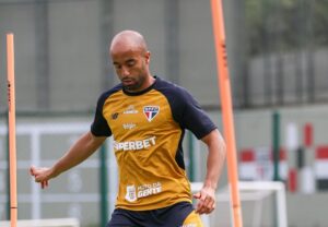 São Paulo atualiza quadro de trio e treino dos poupados