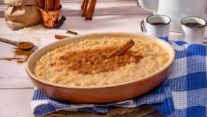 Arroz doce verdadeiro cremoso que não pode faltar nas noites frias