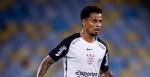 Corinthians: Allan se desculpa após expulsão por gesto obsceno