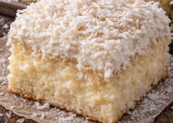 Bolo de coco cremoso sem fermento