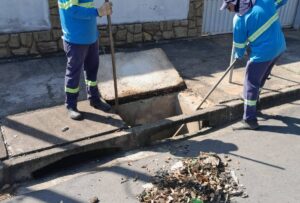 Jd. São Sebastião, Vila Real e Jardim N. Sra. Auxiliadora recebem mutirão de limpeza de bueiros