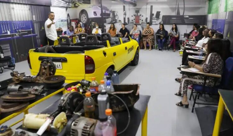 Curso gratuito de manutenção automotiva