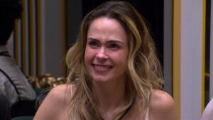 Ana Paula Renault ganhou mais no BBB que clubes argentinos