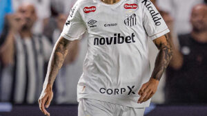 Santos x Coritiba: reencontro após Copa do Brasil movimenta o Brasileirão