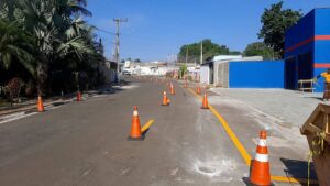 Rua Sete de Setembro recebe reforço na sinalização de solo e implantação de vagas especiais