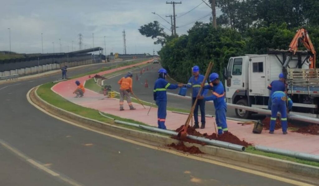 Nova iluminação na Estrada Pedrina Guilherme