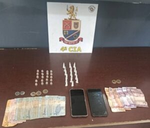Três pessoas são presas por tráfico de drogas no Jardim Amanda