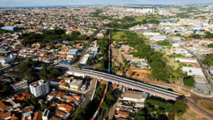 Rumo entrega viaduto sobre linha férrea em Hortolândia